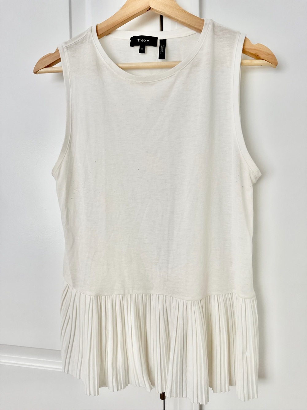 Theory ivory lightweight pleated tank top women’s medium